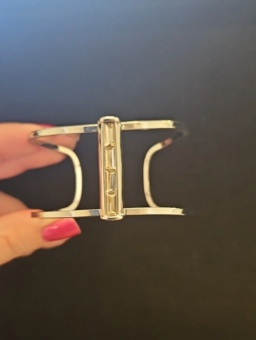 N/A chic silver